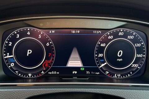 Volkswagen Golf R TSI DSG -2 OWNERS - DCC - APPLE CAR PLAY  33