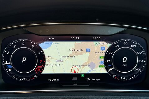 Volkswagen Golf R TSI DSG -2 OWNERS - DCC - APPLE CAR PLAY  34