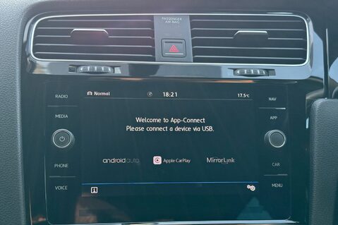 Volkswagen Golf R TSI DSG -2 OWNERS - DCC - APPLE CAR PLAY  36