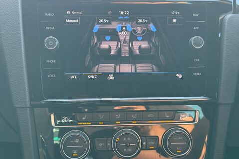 Volkswagen Golf R TSI DSG -2 OWNERS - DCC - APPLE CAR PLAY  38