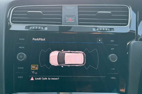 Volkswagen Golf R TSI DSG -2 OWNERS - DCC - APPLE CAR PLAY  40