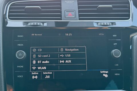 Volkswagen Golf R TSI DSG -2 OWNERS - DCC - APPLE CAR PLAY  45