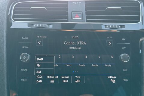 Volkswagen Golf R TSI DSG -2 OWNERS - DCC - APPLE CAR PLAY  46