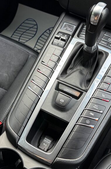 Porsche Macan S PDK -BOSE -SURROUND VIEW CAMERAS -LANE ASSIST -HEATED SEATS 