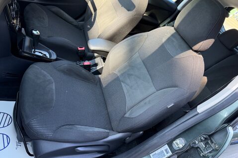 Citroen C3 EXCLUSIVE AUTOMATIC - PANORAMIC WINDSCREEN - ULEZ COMPLIANT 24