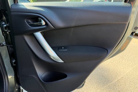 Citroen C3 EXCLUSIVE AUTOMATIC - PANORAMIC WINDSCREEN - ULEZ COMPLIANT 32