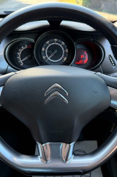 Citroen C3 EXCLUSIVE AUTOMATIC - PANORAMIC WINDSCREEN - ULEZ COMPLIANT 