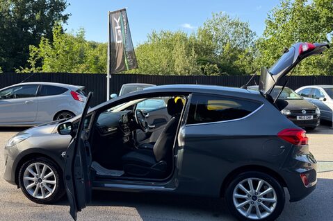 Ford Fiesta TITANIUM 9