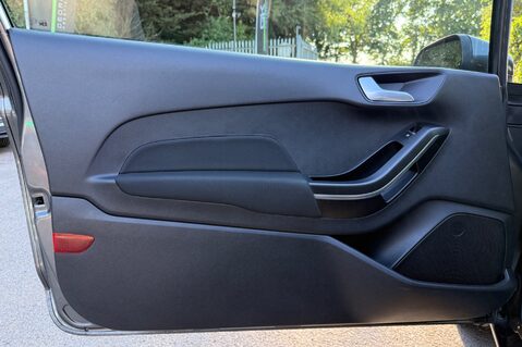 Ford Fiesta TITANIUM 16