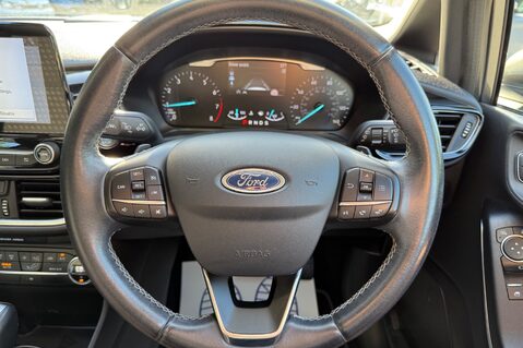 Ford Fiesta TITANIUM 24