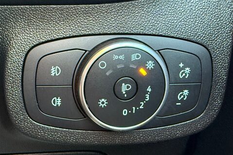 Ford Fiesta TITANIUM 38