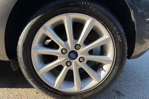 Ford Fiesta TITANIUM 45