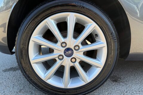 Ford Fiesta TITANIUM 46