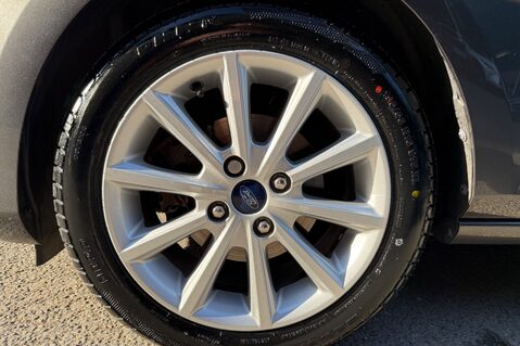 Ford Fiesta TITANIUM 48