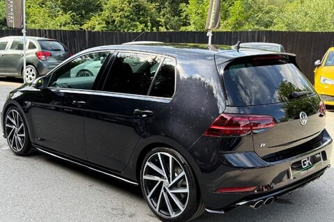 Volkswagen Golf R TSI 4MOTION DSG -CAMERA -SPIELBERG ALLOYS -APPLE CARPLAY -KEYLESS 2
