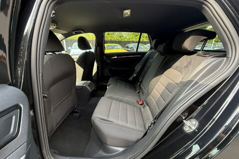 Volkswagen Golf R TSI 4MOTION DSG -CAMERA -SPIELBERG ALLOYS -APPLE CARPLAY -KEYLESS 27