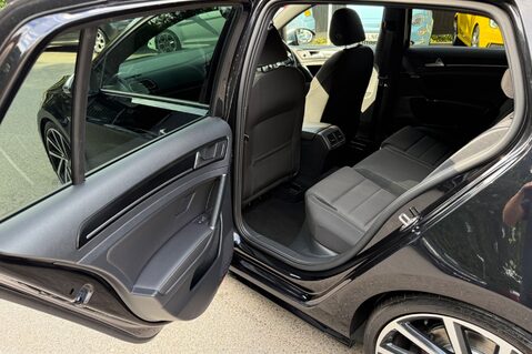 Volkswagen Golf R TSI 4MOTION DSG -CAMERA -SPIELBERG ALLOYS -APPLE CARPLAY -KEYLESS 30