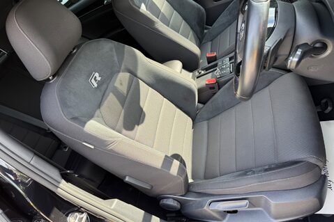 Volkswagen Golf R TSI 4MOTION DSG -CAMERA -SPIELBERG ALLOYS -APPLE CARPLAY -KEYLESS 34