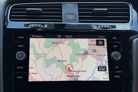 Volkswagen Golf R TSI 4MOTION DSG -CAMERA -SPIELBERG ALLOYS -APPLE CARPLAY -KEYLESS 41