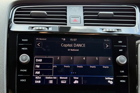 Volkswagen Golf R TSI 4MOTION DSG -CAMERA -SPIELBERG ALLOYS -APPLE CARPLAY -KEYLESS 52
