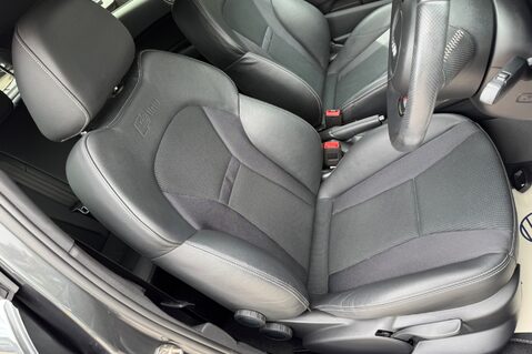 Audi A1 SPORTBACK TFSI S LINE - LOW MILEAGE -ONE OWNER FROM NEW -£35 ROAD TAX 33