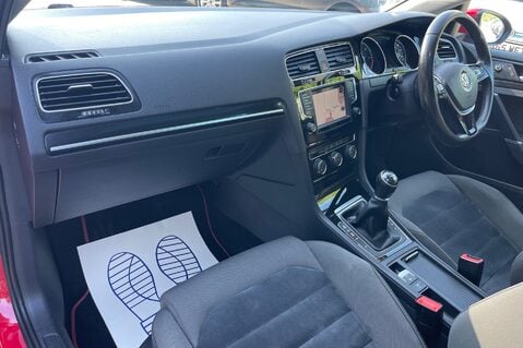 Volkswagen Golf GT EDITION TDI BMT - PANORAMIC SUNROOF - APPLE CARPLAY -£35 ROAD TAX 25