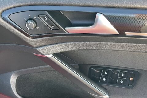 Volkswagen Golf GT EDITION TDI BMT - PANORAMIC SUNROOF - APPLE CARPLAY -£35 ROAD TAX 34