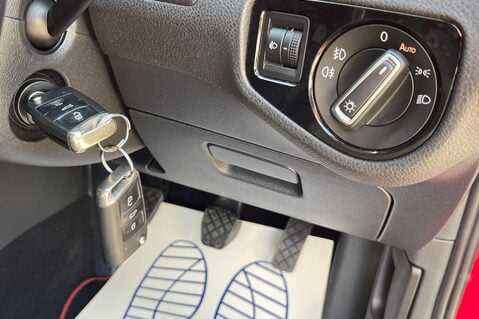 Volkswagen Golf GT EDITION TDI BMT - PANORAMIC SUNROOF - APPLE CARPLAY -£35 ROAD TAX 48