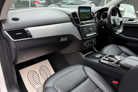 Mercedes-Benz GLE GLE 250 D 4MATIC AMG LINE - DETACHABLE TOWBAR - SIDE STEPS - APPLE CARPLAY 26