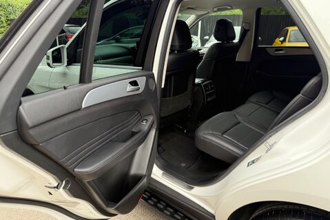 Mercedes-Benz GLE GLE 250 D 4MATIC AMG LINE - DETACHABLE TOWBAR - SIDE STEPS - APPLE CARPLAY 29