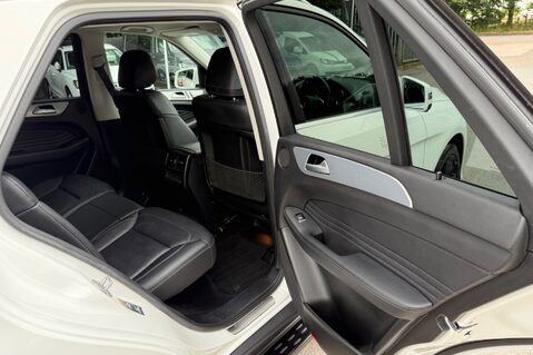 Mercedes-Benz GLE GLE 250 D 4MATIC AMG LINE - DETACHABLE TOWBAR - SIDE STEPS - APPLE CARPLAY 31