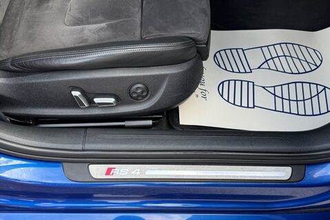 Audi RS4 RS4 AVANT FSI QUATTRO - SEPANG BLUE -SPORTS PACKAGE - BANG & OLUFSEN 38
