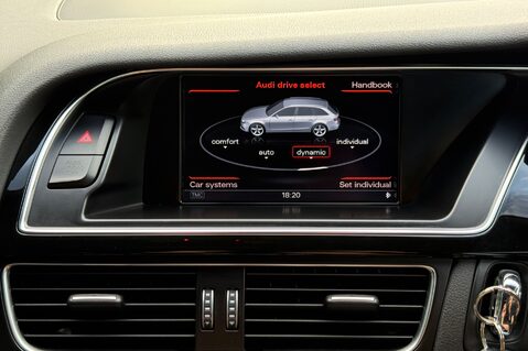 Audi RS4 RS4 AVANT FSI QUATTRO - SEPANG BLUE -SPORTS PACKAGE - BANG & OLUFSEN 40