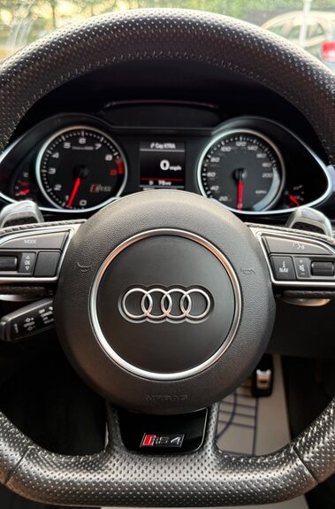Audi RS4 RS4 AVANT FSI QUATTRO - SEPANG BLUE -SPORTS PACKAGE - BANG & OLUFSEN 