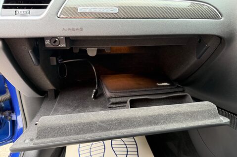Audi RS4 RS4 AVANT FSI QUATTRO - SEPANG BLUE -SPORTS PACKAGE - BANG & OLUFSEN 58