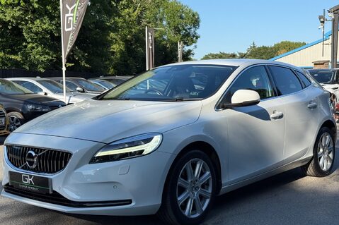Volvo V40 T3 INSCRIPTION - ONE OWNER FROM NEW - FULL MAIN DEALER SERVICE HISTORY 11