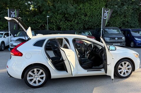 Volvo V40 T3 INSCRIPTION - ONE OWNER FROM NEW - FULL MAIN DEALER SERVICE HISTORY 21