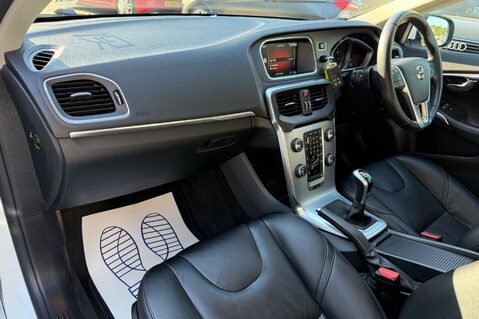 Volvo V40 T3 INSCRIPTION - ONE OWNER FROM NEW - FULL MAIN DEALER SERVICE HISTORY 22