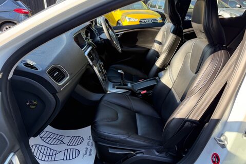Volvo V40 T3 INSCRIPTION - ONE OWNER FROM NEW - FULL MAIN DEALER SERVICE HISTORY 3
