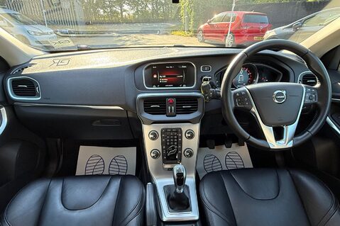Volvo V40 T3 INSCRIPTION - ONE OWNER FROM NEW - FULL MAIN DEALER SERVICE HISTORY 13