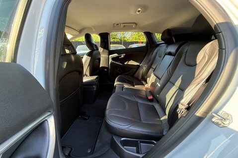 Volvo V40 T3 INSCRIPTION - ONE OWNER FROM NEW - FULL MAIN DEALER SERVICE HISTORY 27