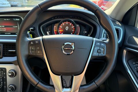 Volvo V40 T3 INSCRIPTION - ONE OWNER FROM NEW - FULL MAIN DEALER SERVICE HISTORY 7