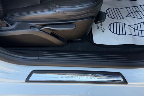 Volvo V40 T3 INSCRIPTION - ONE OWNER FROM NEW - FULL MAIN DEALER SERVICE HISTORY 35
