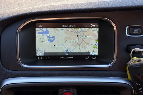 Volvo V40 T3 INSCRIPTION - ONE OWNER FROM NEW - FULL MAIN DEALER SERVICE HISTORY 36