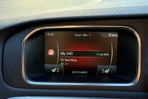 Volvo V40 T3 INSCRIPTION - ONE OWNER FROM NEW - FULL MAIN DEALER SERVICE HISTORY 40