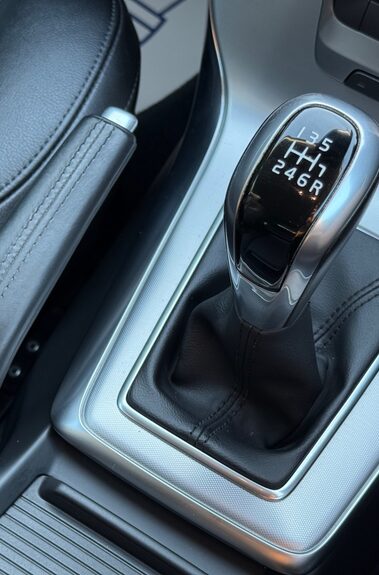 Volvo V40 T3 INSCRIPTION - ONE OWNER FROM NEW - FULL MAIN DEALER SERVICE HISTORY 