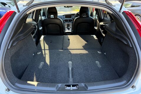 Volvo V40 T3 INSCRIPTION - ONE OWNER FROM NEW - FULL MAIN DEALER SERVICE HISTORY 47