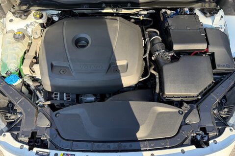 Volvo V40 T3 INSCRIPTION - ONE OWNER FROM NEW - FULL MAIN DEALER SERVICE HISTORY 50
