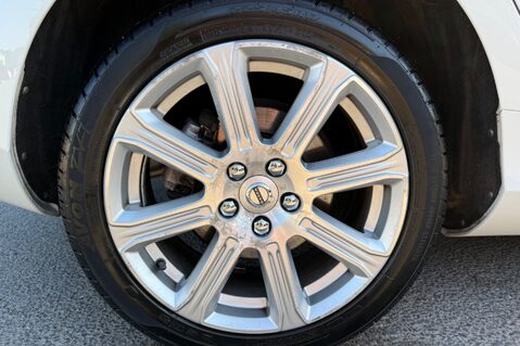 Volvo V40 T3 INSCRIPTION - ONE OWNER FROM NEW - FULL MAIN DEALER SERVICE HISTORY 52