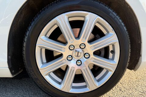 Volvo V40 T3 INSCRIPTION - ONE OWNER FROM NEW - FULL MAIN DEALER SERVICE HISTORY 53